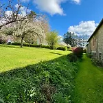 Casa vacanze La Longère 1750 Piscine Grand Jardin *