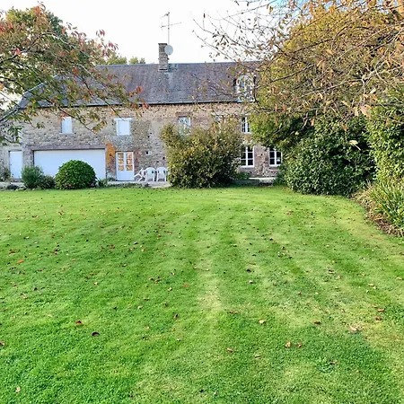 La Longere 1750 Piscine Grand Jardin Hébergement de vacances Hambye